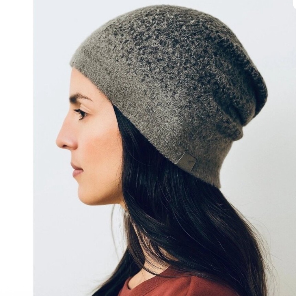 Nwt Barefoot Dreams Cozychic Lite Confetti Beanie Storm Gray And Dark Brown